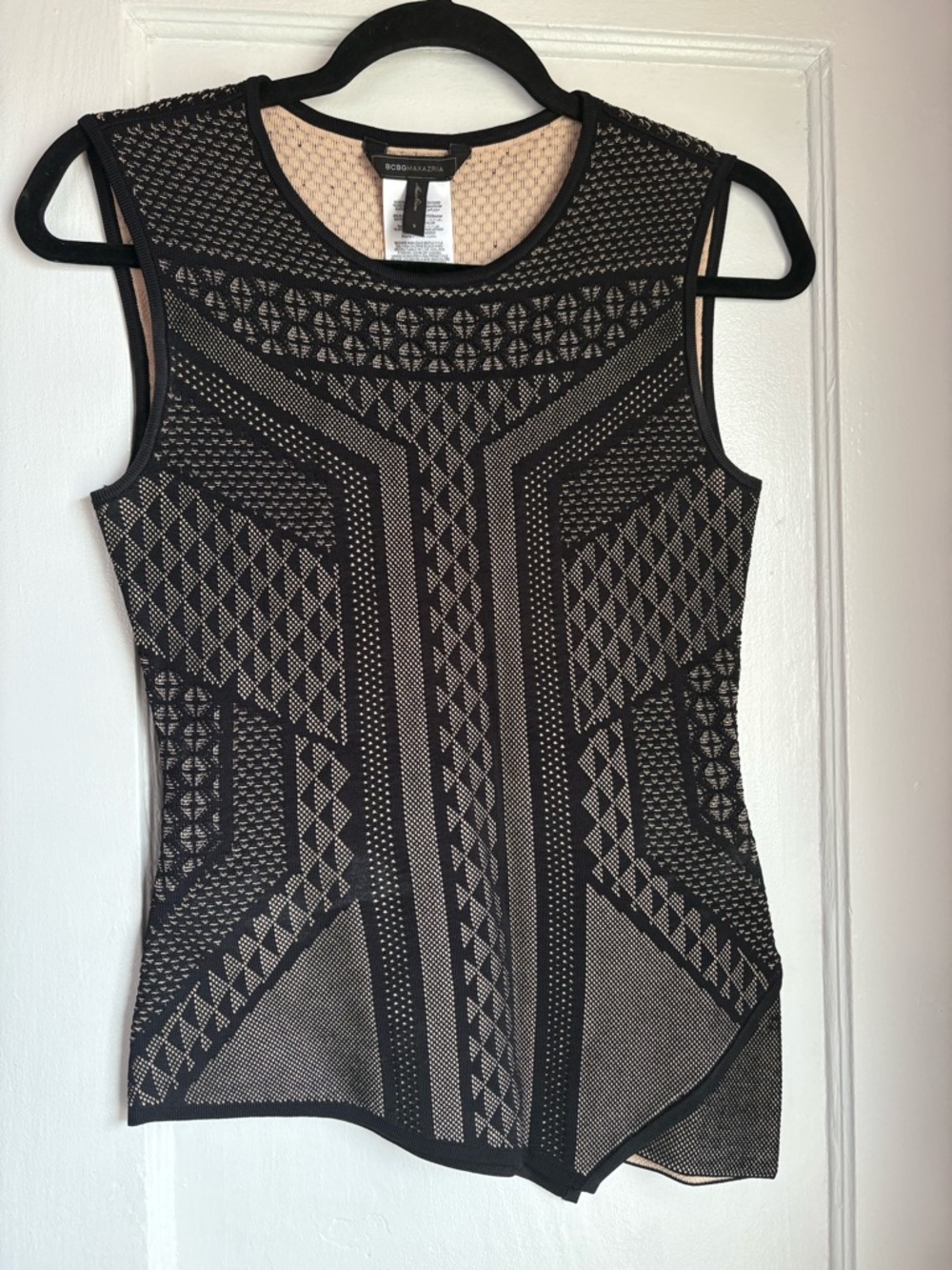 BCBGMAXAZRIA Asymmetric Geometric Knit Sleeveless Top Size Small
